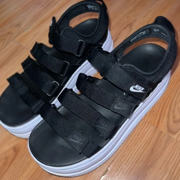 Nike Black and White Platform Sandals - Picture 2 of 4